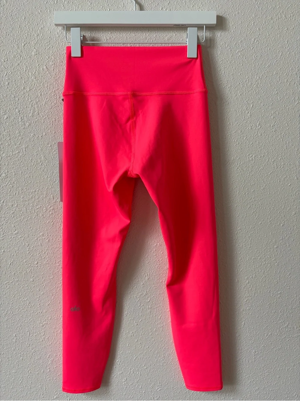 Alo 7/8 High Waist Airlift Legging Fluorescent Pink Coral Size Medium